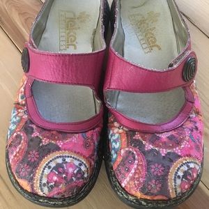 Size 38 pink Rieker flat